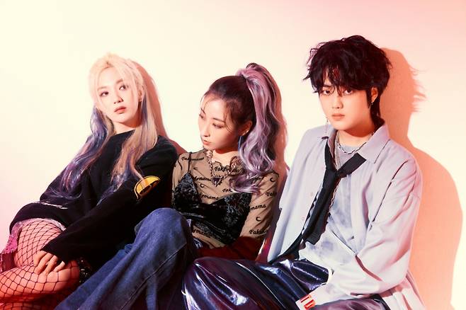 (왼쪽부터) 유니 멤버 유경, 승민, 도휘 /사진제공=RXM