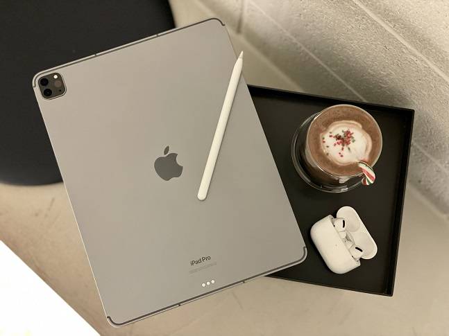 애플 아이패드 프로 6세대./사진=백유진 기자 byj@