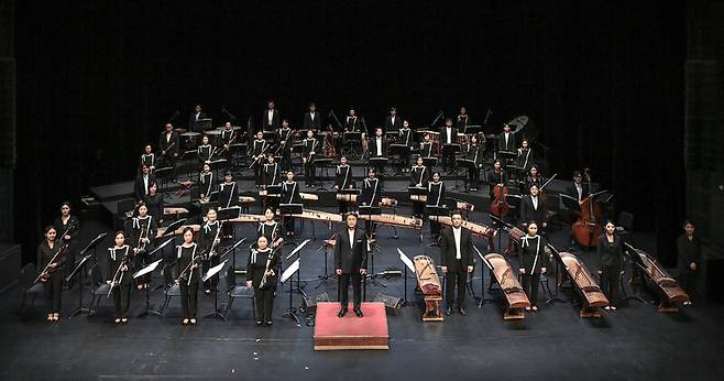 국악에 서양 오케스트라 시스템을 접목해 1965년 국내에서 최초로 출범한 서울시국악관현악단. 세종문화회관 제공