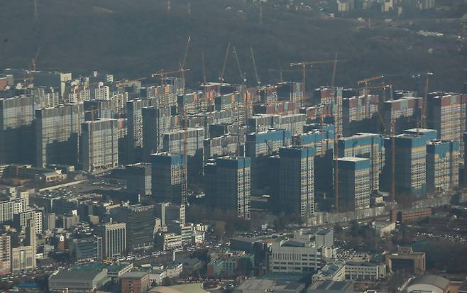 서울 시내 아파트 재건축 현장 모습. [사진출처 = 연합뉴스]