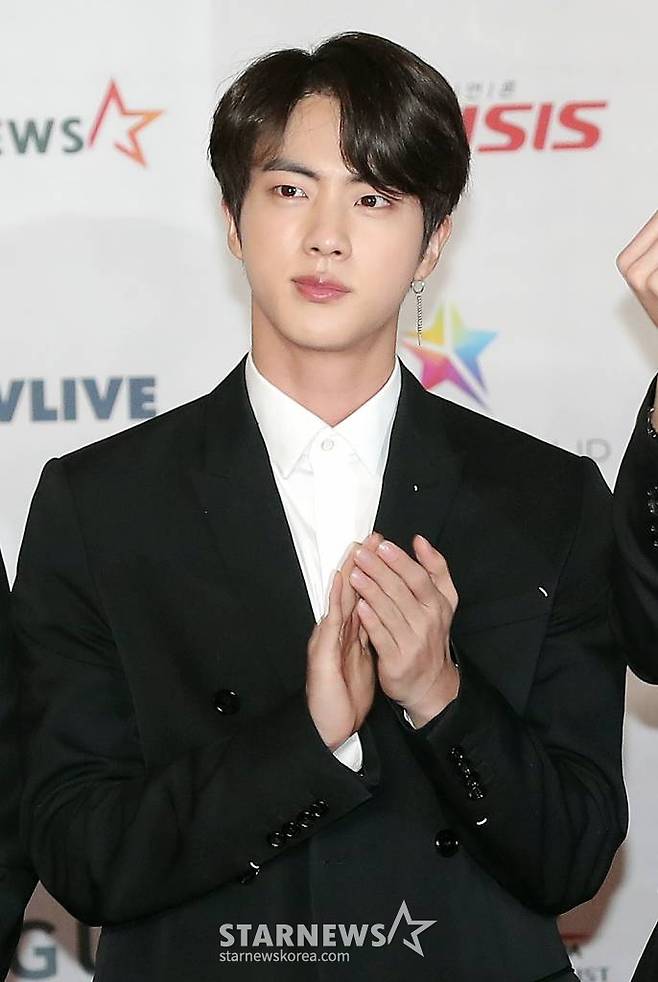 2018 AAA 방탄소년단 진  /사진=김휘선 기자 hwijpg@