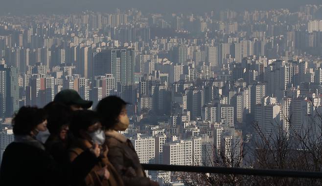 지난 11일 서울 남산에서 바라본 아파트 모습. /뉴스1
