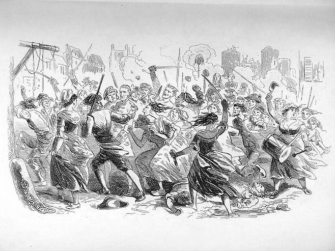 찰스 디킨스 소설 <두 도시 이야기> 속 삽화로, 프랑스 혁명 당시 성난 군중의 모습을 담았다. 위키미디어 코먼스
