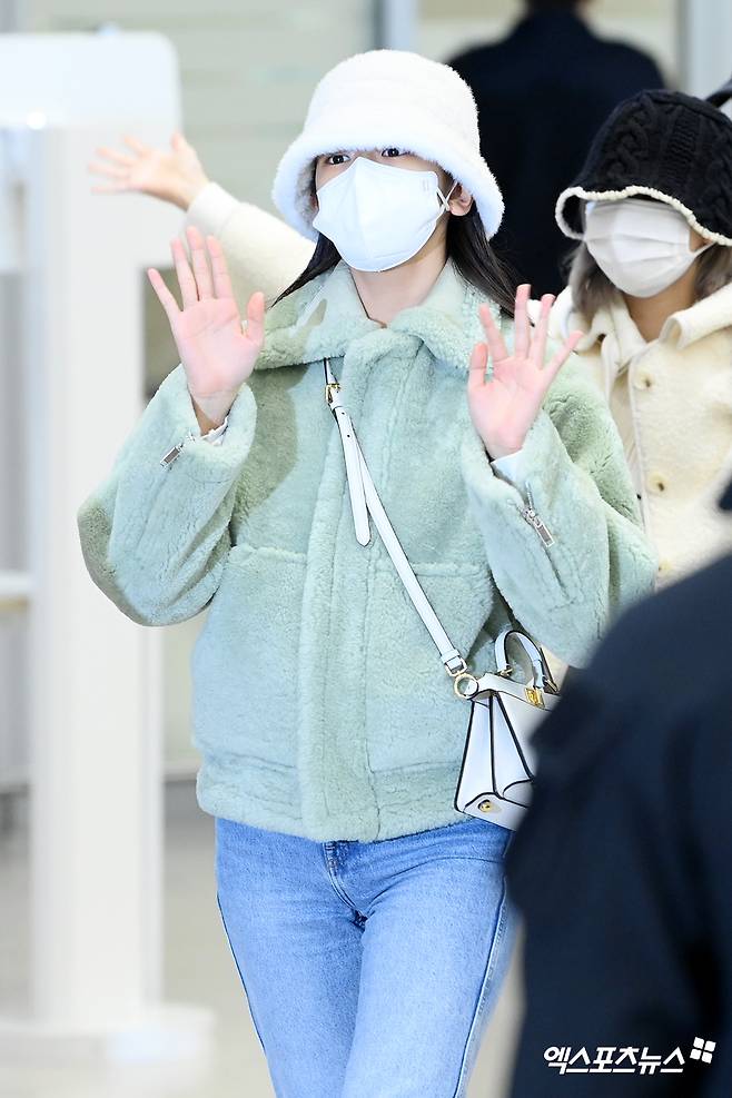 안유진
