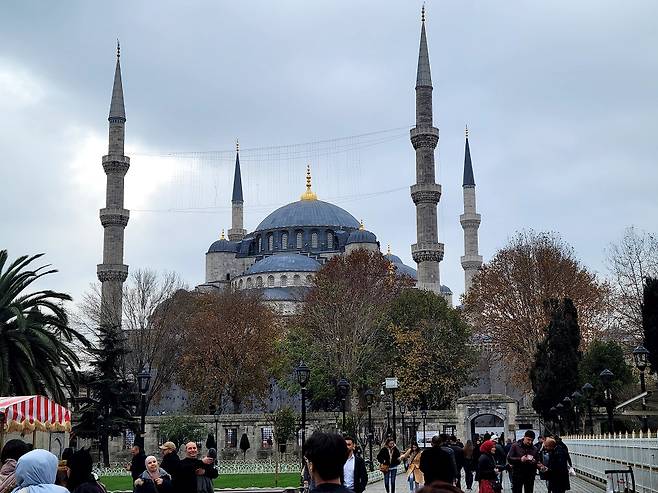 6개의 첨탑으로 이뤄진 술탄 아흐멧 모스크