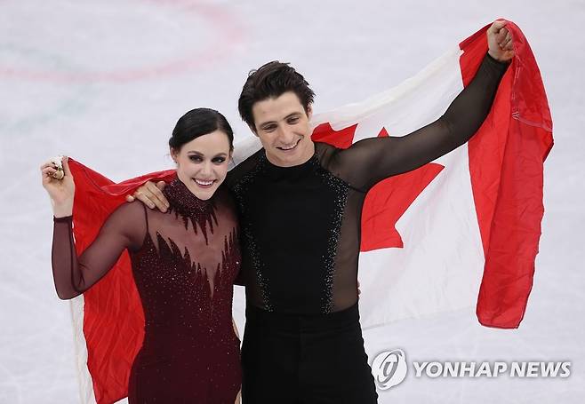 2018 평창동계올림픽에 출전한 캐나다 아이스댄스 전설 테사 버추-스콧 모이어조 [연합뉴스 자료사진]