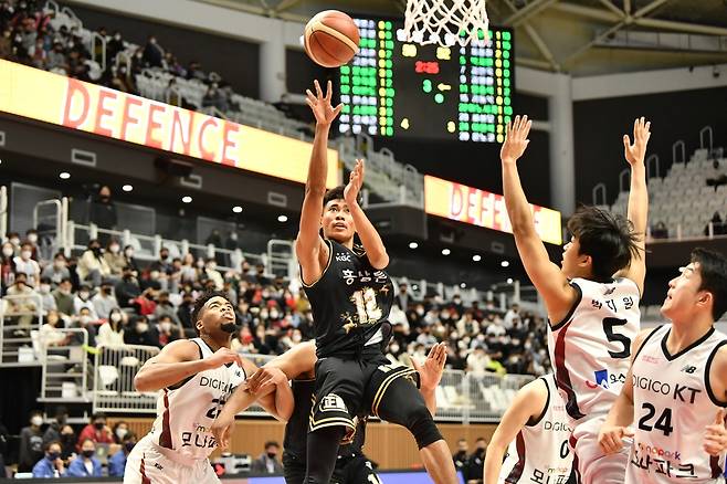 인삼공사의 렌즈 아반도 [KBL 제공. 재판매 및 DB금지]