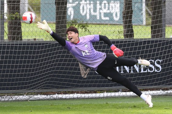 축구대표팀 수문장 송범근이 전북 현대를 떠나 J리그 쇼난 벨마레로 이적한다. 뉴스1