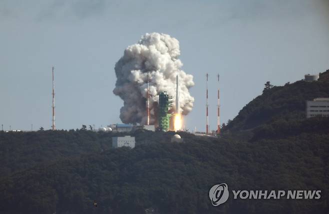 [2022결산] 연합뉴스 선정 10대 국내뉴스- 우주 향해 날아가는 누리호 [연합뉴스 자료사진]