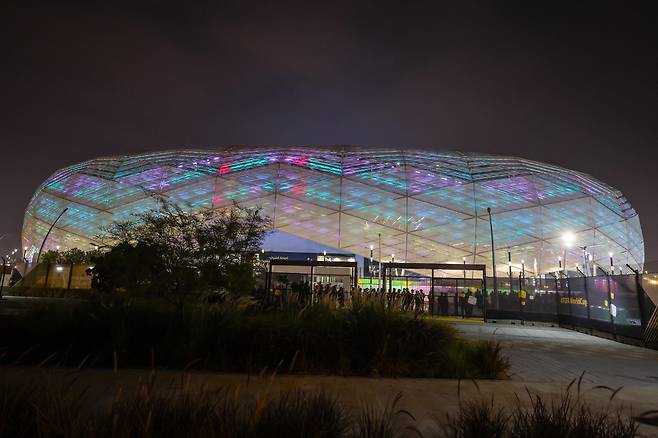 (221119) -- DOHA, Nov. 19, 2022 (Xinhua) -- This photo taken on Nov. 17, 2022 shows a view of the Education City Stadium in Doha, Qatar. The FIFA World Cup Qatar 2022 will kick off on Nov. 20, 2022. (Xinhua/Pan Yulong)<저작권자(c) 연합뉴스, 무단 전재-재배포 금지>