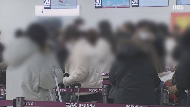 오늘(24일) 오전 제주국제공항 대합실의 모습