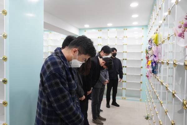 ▲ 고(故) 이힘찬 프로듀서의 49재 추모식. 사진=전국언론노조 제공