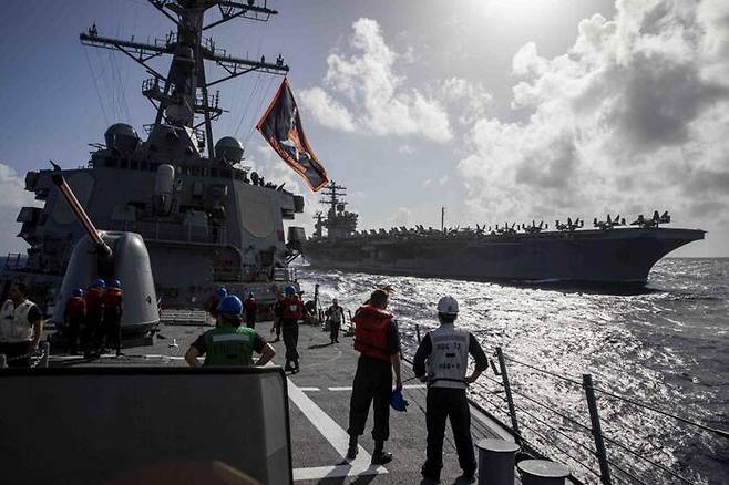 인도태평양 전개작전에 돌입한 지 3주 만에 동아시아 바다에 진입한 미 해군 니미츠 항모