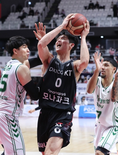 돌파하는 하윤기 [KBL 제공. 재판매 및 DB 금지]