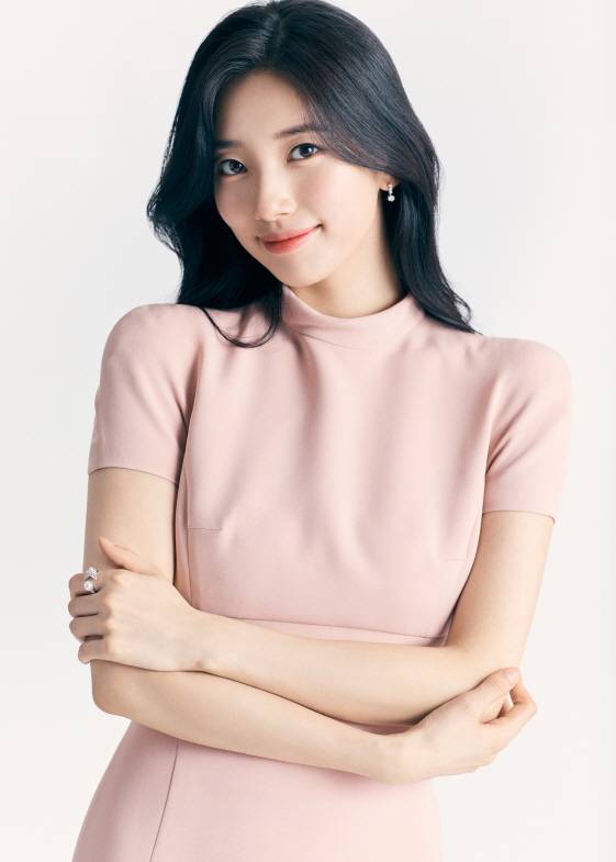 [단독]수지 "심장을 막 뛰게 한 '안나', 내게 '궁디 팡팡'하게 했다" [★FULL인터뷰]