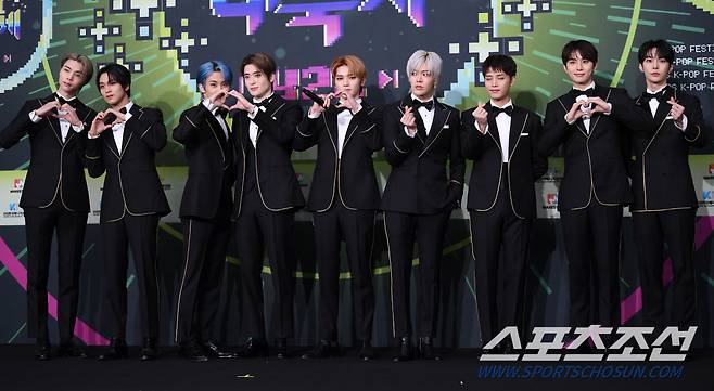 2022 KBS 가요대축제 레드카펫이 16일 서울 송파구 잠실실내체육관에서 열렸다. NCT127이 포토타임을 갖고 있다. 잠실=박재만 기자 pjm@sportschosun.com