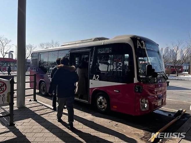 [서울=뉴시스] A2 자율주행버스 (사진=벤처기업협회 제공) 2022.12.28. photo@newsis.com