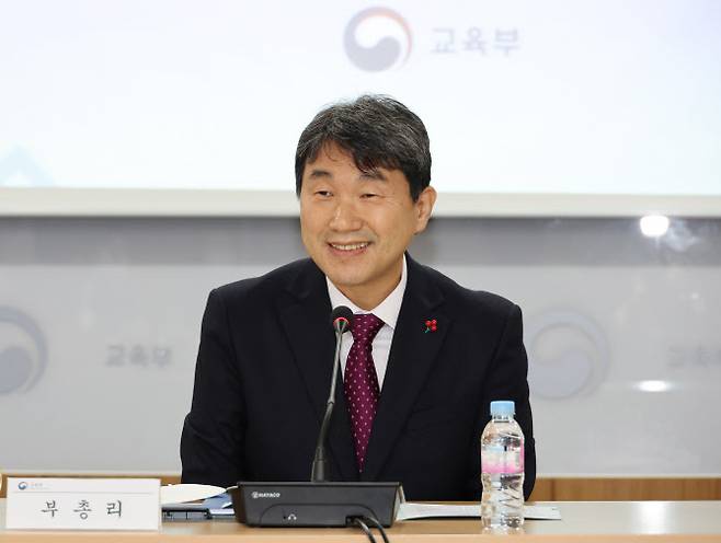 이주호 부총리 겸 교육부 장관이 지난 29일 오후 정부세종청사에서 기자간담회를 열어 발언하고 있다. (사진=교육부 제공)