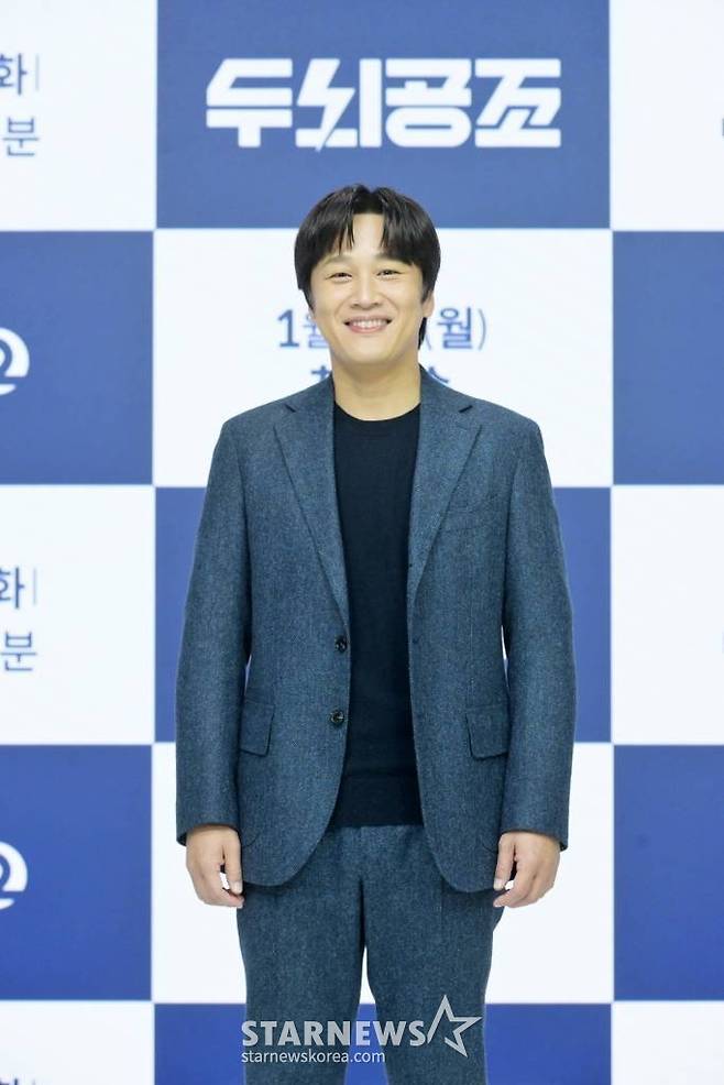 배우 차태현이 2일 오후 온라인으로 진행된 KBS 2TV 월화드라마 '두뇌공조' 제작발표회에 참석해 포즈를 취하고 있다.  '두뇌공조'는 서로 못 죽여 안달 난 두 남자가 희귀 뇌질환에 얽힌 범죄사건을 해결하는, 본격 뇌과학 코믹 수사극이다. / 사진제공 = KBS /사진=김창현 기자 chmt@