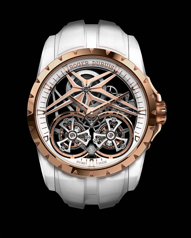 사진 : 로저 드뷔(Roger Dubuis), 엑스칼리버 더블 투르비옹 화이트 세라믹 에디션(Excalibur Double Tourbillon White Ceramic)