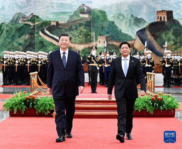 시진핑 중국 국가주석(왼쪽)과 페르디난드 마르코스 주니어 필리핀 대통령(사진=신화통신)