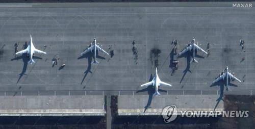 우크라 드론 공습 받아 손상된 러시아 전략폭격기들 [로이터 연합뉴스. 재판매 및 DB 금지]