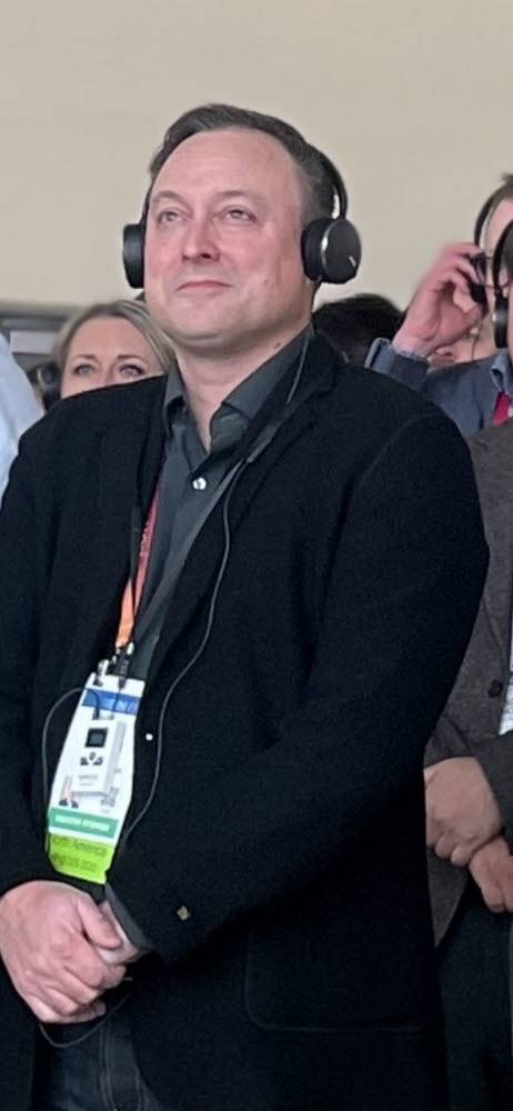 제이슨본픽(Jason Bonfig) 베스트바이 회장이 삼성전자 부스를 방문하고 만족해하는 모습. 사진출처 - 전자신문