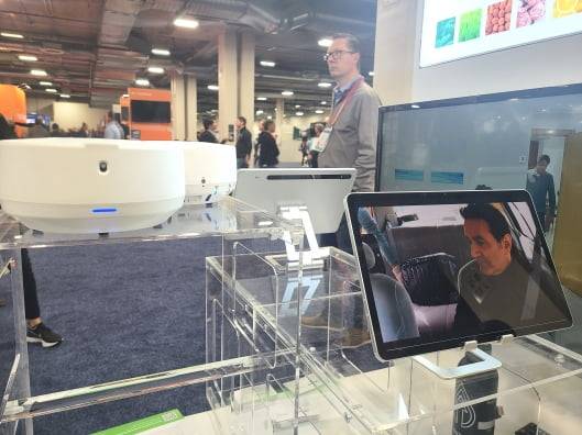 이스라엘 기업 아로마센트의 기기가 영화 장면에 맞춰 향을 뿜고 있다. 노유정 기자