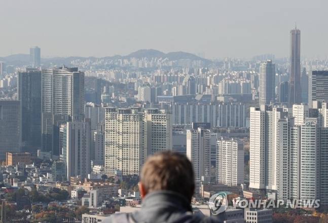 서울 남산에서 바라본 아파트 단지의 모습 [사진출처 = 연합뉴스]
