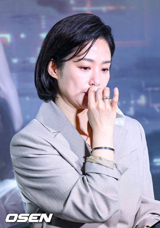 [OSEN=박준형 기자] 12일 오전 서울 자양동 건대입구 롯데시네마에서 넷플릭스 영화 ‘정이’(연상호 감독) 제작보고회가 진행됐다.