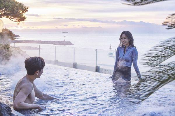 파라다이스 호텔 부산은 다음 달 28일까지 ‘씨메르’를 하루 종일 이용할 수 있는 패키지 ‘윈터 휴(休)케이션’ 패키지를 운영한다.  파라다이스 호텔 제공