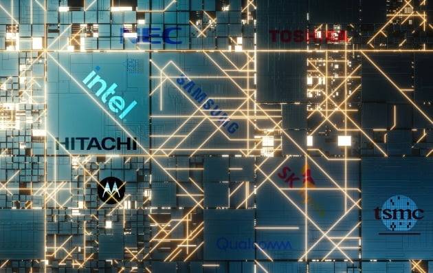 반도체 산업의 패권 경쟁은 반복되고 있다. (자료=각사 홈페이지, 그래픽=박명규 기자)