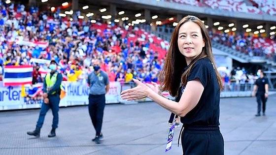 마담 팡 태국 단장이 박항서 감독에 대한 존경심을 표했다. 사진 누안판 람삼 SNS