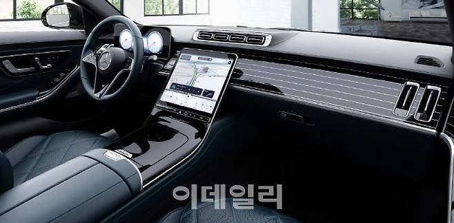 온라인 한정판 출시 모델 ‘더 뉴 메르세데스-마이바흐 S 580 4MATIC 블루 스타 더스트 나이트’. (사진=메르세데스-벤츠 코리아㈜)