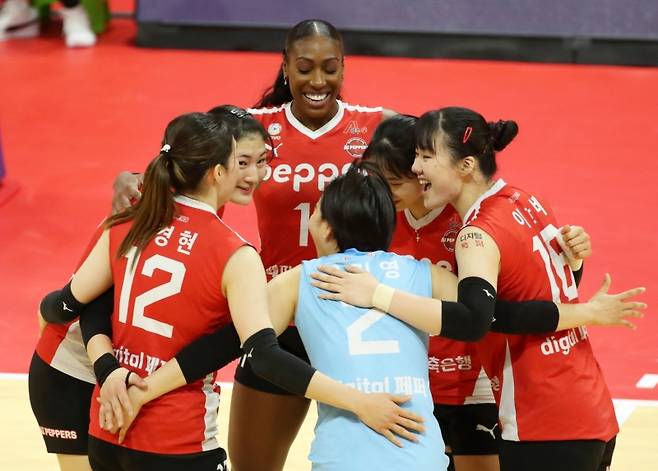 ▲페퍼저축은행 선수들 사진 : 연합뉴스