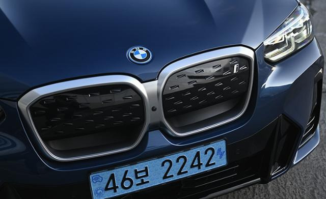 BMW iX3 M 스포츠 패키지