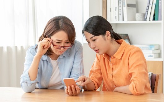 나이가 들어 눈이 안 좋아지는 노안ㅣ출처: 클립아트코리아