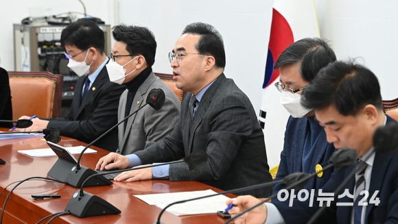 박홍근 더불어민주당 원내대표가 19일 오전 서울 여의도 국회에서 열린 정책조정회의에서 모두발언을 하고 있다. [사진=김성진 기자]