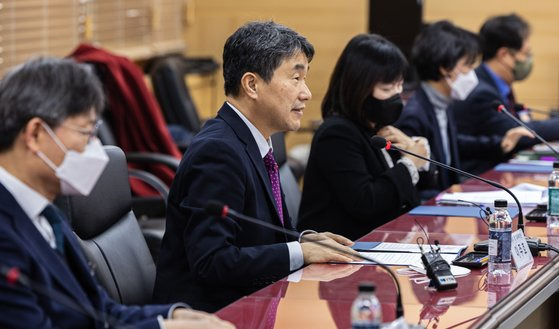 이주호 사회부총리 겸 교육부 장관이 11일 오전 서울 종로구 정부서울청사에서 열린 한국대학교육협의회·입학처장 간담회에 참석해 인사말을 하고 있다. 연합뉴스