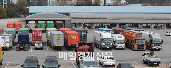 South Korea to overhaul trucking industry with new freight rate system [Photo by Park Hyung-ki]