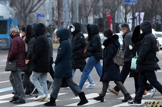 지난 16일 한파특보가 내려진 서울 세종로사거리. 사진=뉴시스