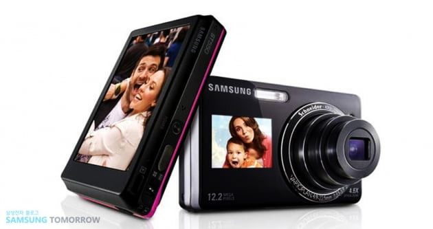 전후면 듀얼 LCD를 적용해 세계적인 인기를 끌었던 삼성전자 디지털카메라 'ST550'. 삼성전자 제공