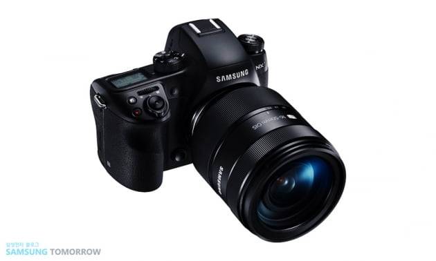 삼성전자 미러리스 카메라 'NX1'. 삼성전자 제공