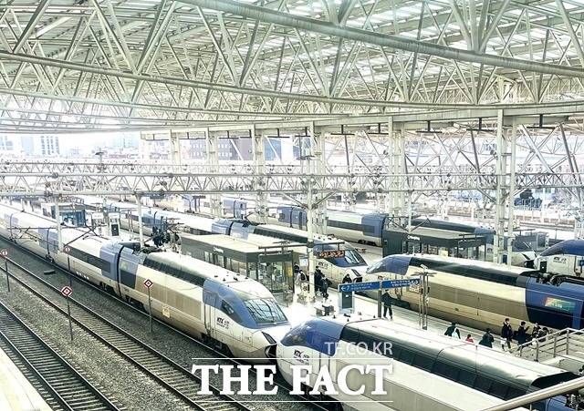 올해 설 특별수송기간 212만명이 열차를 이용한 것으로 나타났다. / 코레일 제공
