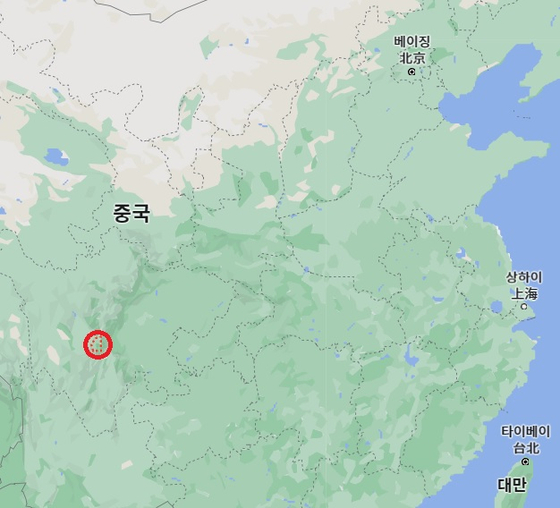 지진 발생 위치(중앙 좌측 빨간 원)