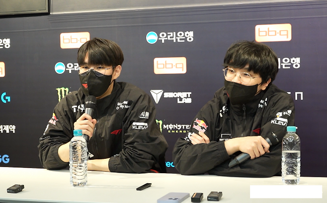 문현준(좌)과 배성웅 감독.&nbsp; &nbsp;사진=문대찬 기자