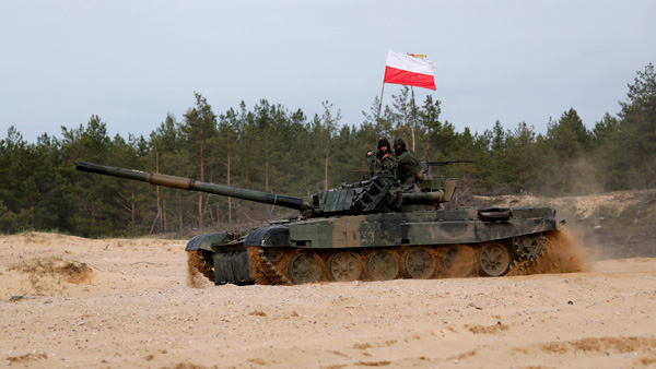 폴란드 PT-91 트바르디 전차 [자료사진: 연합뉴스 제공]