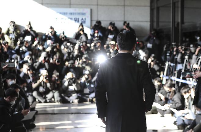 이재명 더불어민주당 대표가 28일 오전 서울 서초구 서울중앙지검에 출석하고 있다./뉴시스