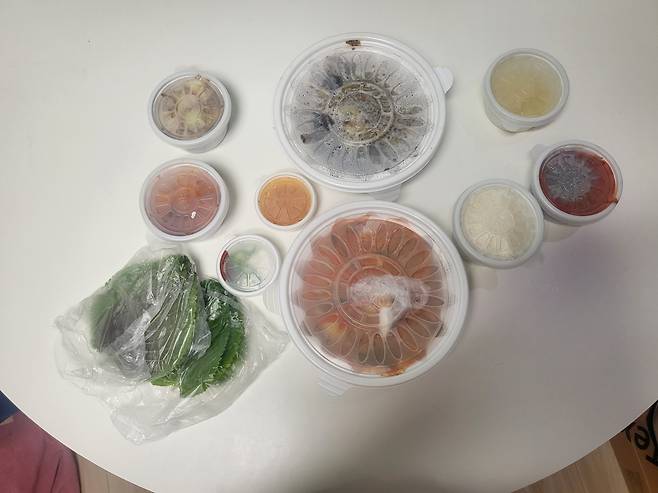 순댓국과 순대볶음을 시켜본 사용자가 찍은 배달 음식 사진[독자 제공]