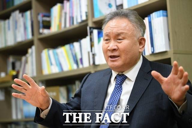 비명계 5선 중진 이상민 의원은 이 대표가 당헌 80조에 따라 사퇴해야 한다고 주장한다. /남윤호 기자